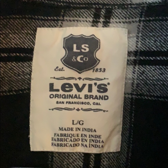 Black shirt and gray flannel - Picture 2 of 3